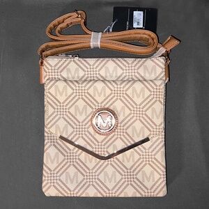 31 Bags, Tan & Cream "M" Purse